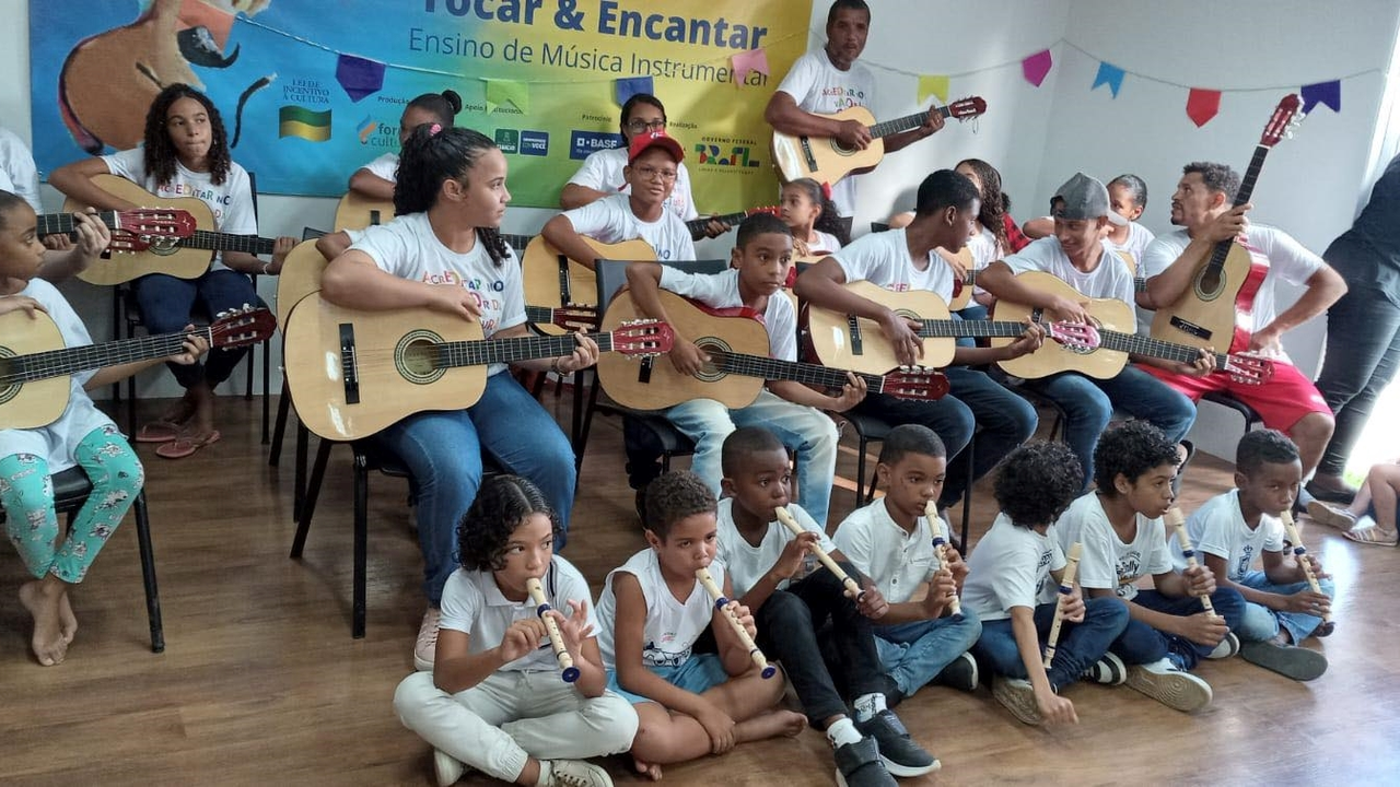 Crianças Tocar e Encantar