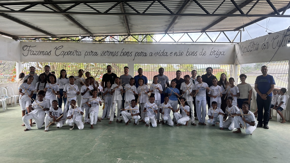 Equipe da Suzano visita Escola de Capoeira Art Bahia