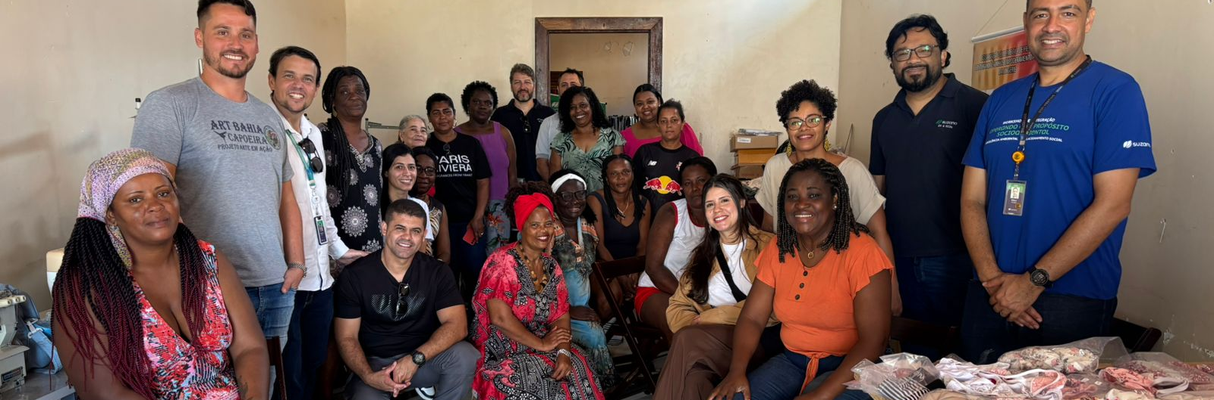 Equipe da Suzano visita costureiras de Helvécia