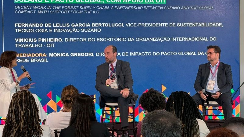 Na foto, Fernando L. Garcia Bertolucci à direita, no painel sobre o tema com representantes do Pacto Global e OIT