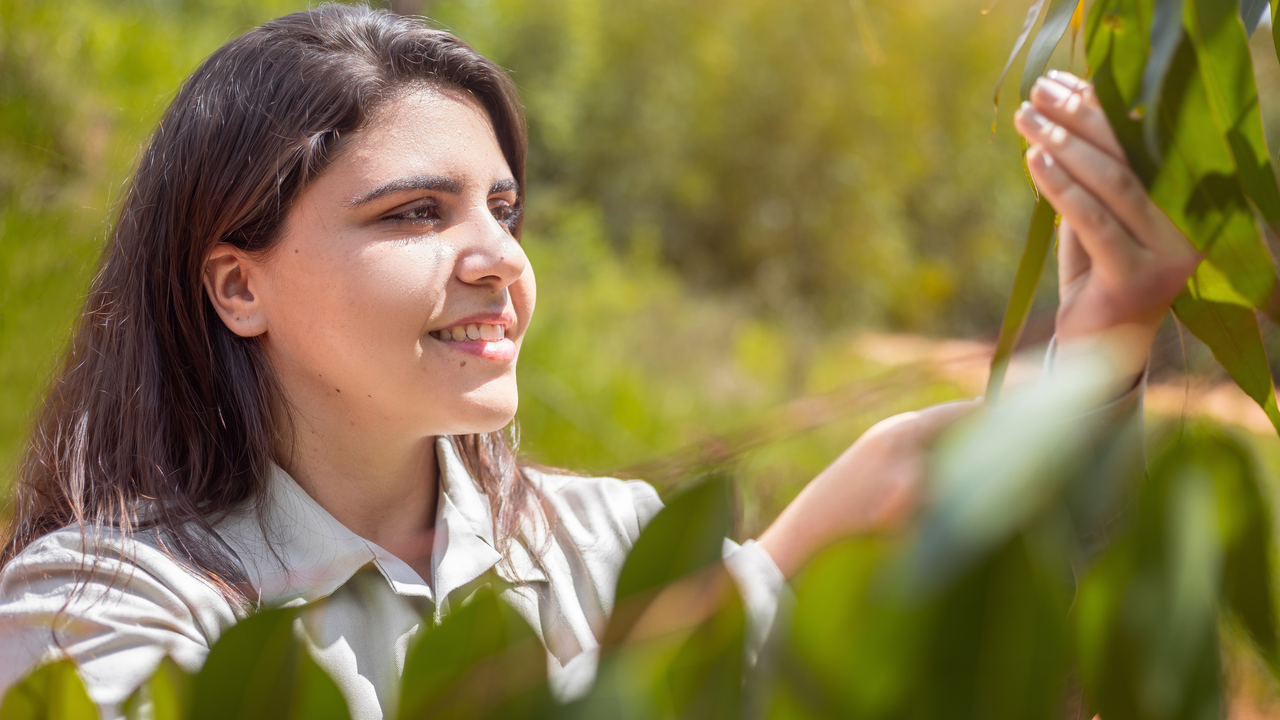 colaboradora_Bracell_área_florestal